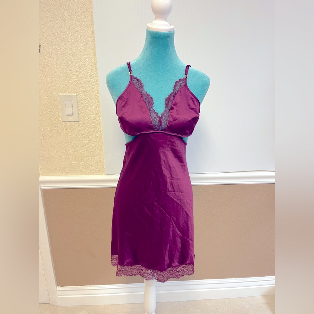 Victoria’s Secret Cutout Lace Stretch Satin Chemise – Eggplant Purple – Size‎ L